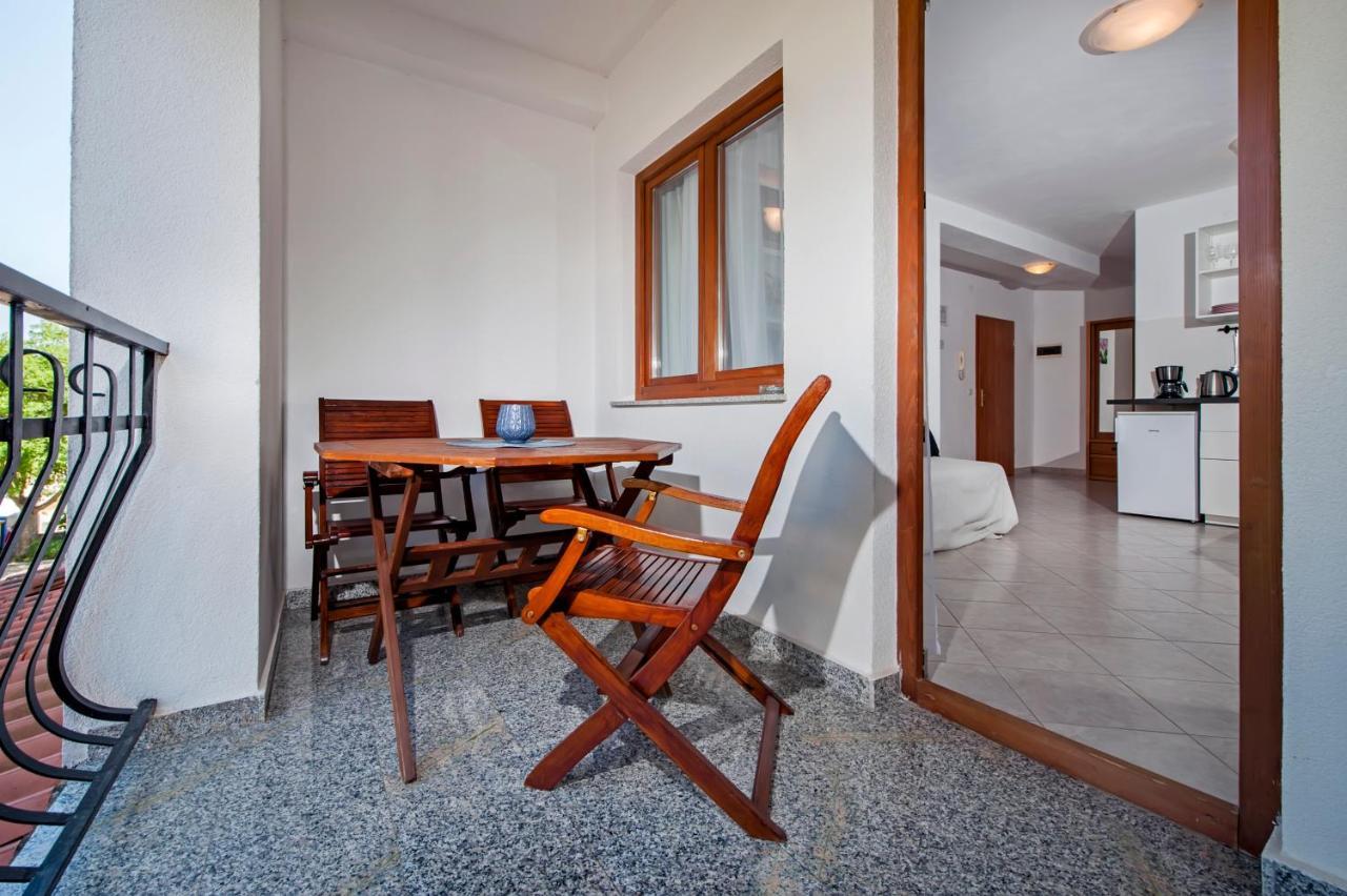 Apartments Vanda โรวีน ภายนอก รูปภาพ
